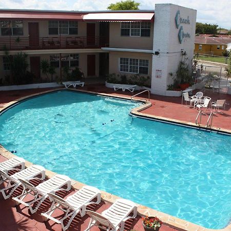 Beach And Town Motel Холивуд Екстериор снимка