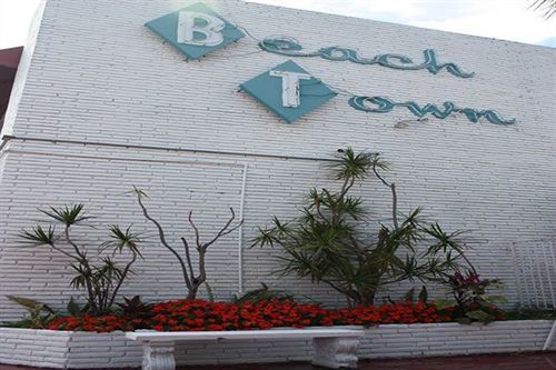 Beach And Town Motel Холивуд Екстериор снимка