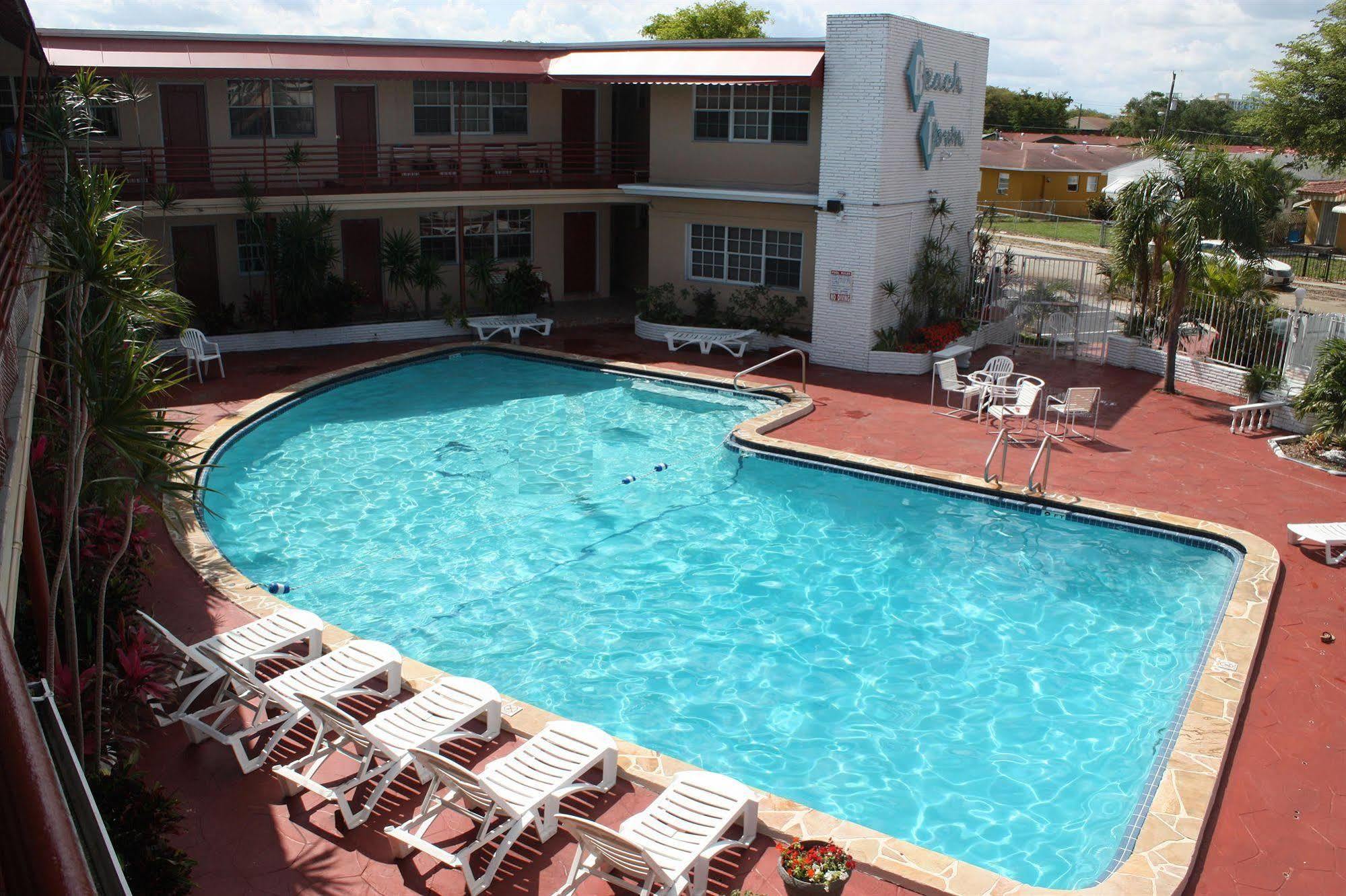 Beach And Town Motel Холивуд Екстериор снимка